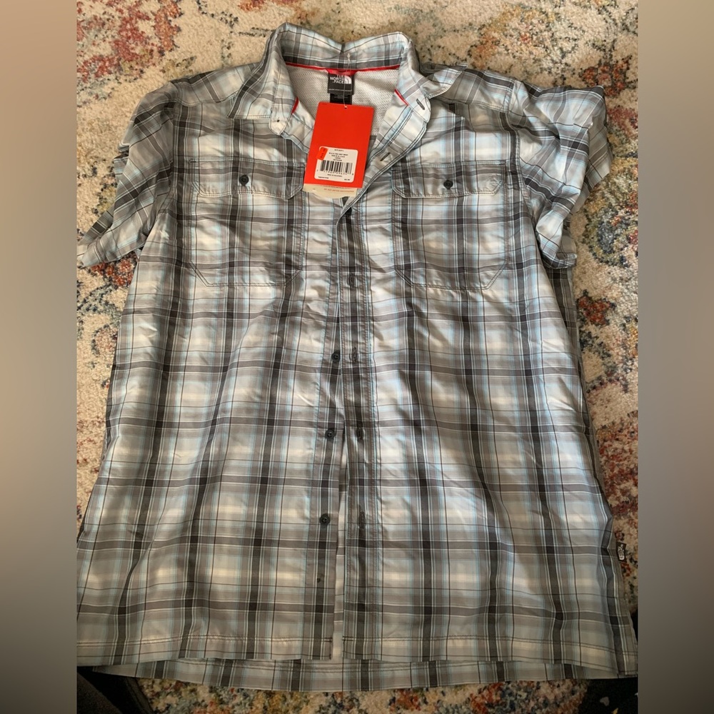 Men NWT North Face Short sleeve